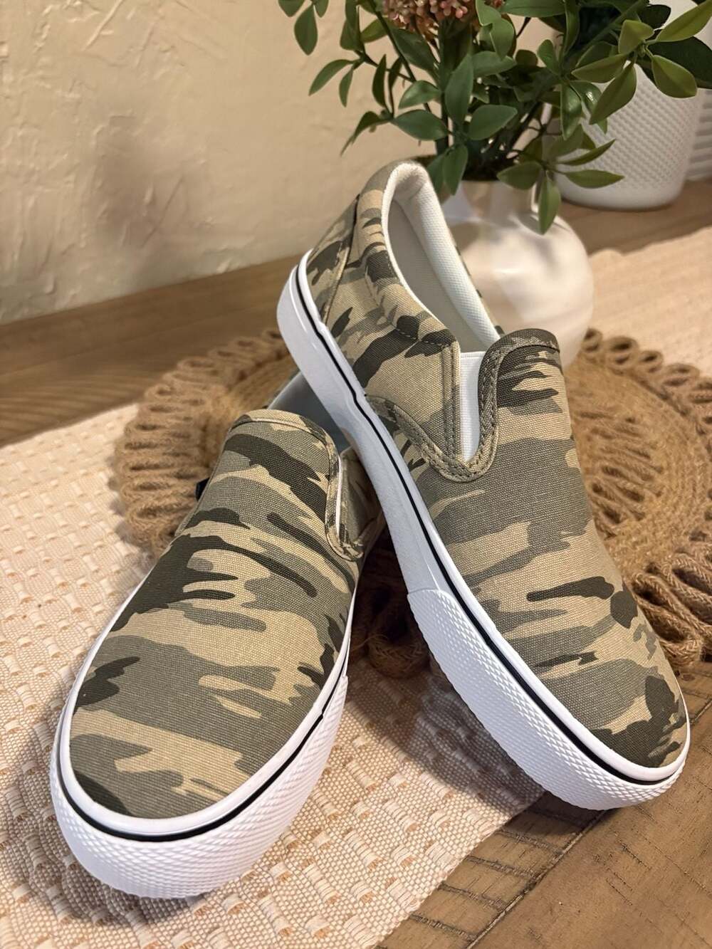 Rival Slip-On Sneakers Size 6.5 Green Camo Canvas